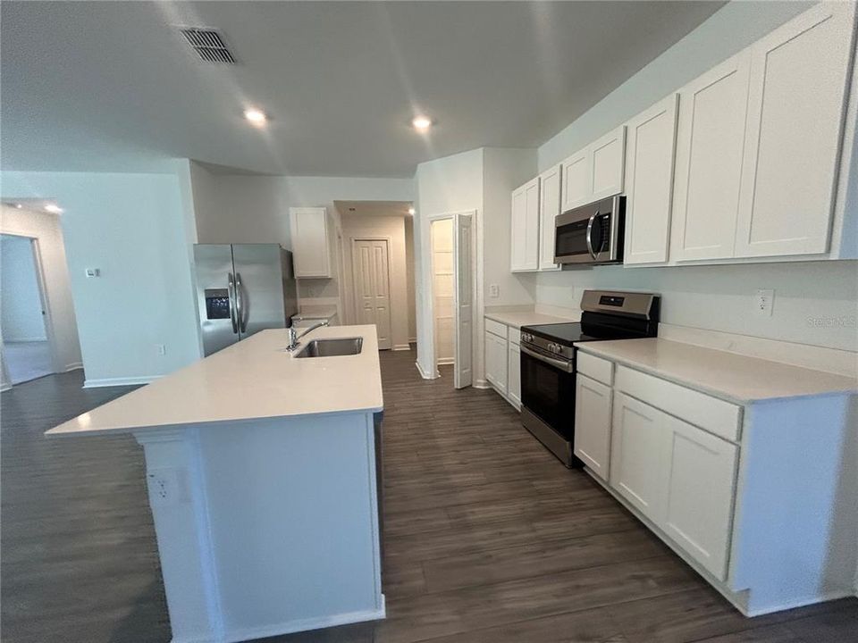 For Rent: $2,499 (3 beds, 2 baths, 2031 Square Feet)