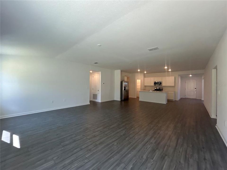 For Rent: $2,499 (3 beds, 2 baths, 2031 Square Feet)