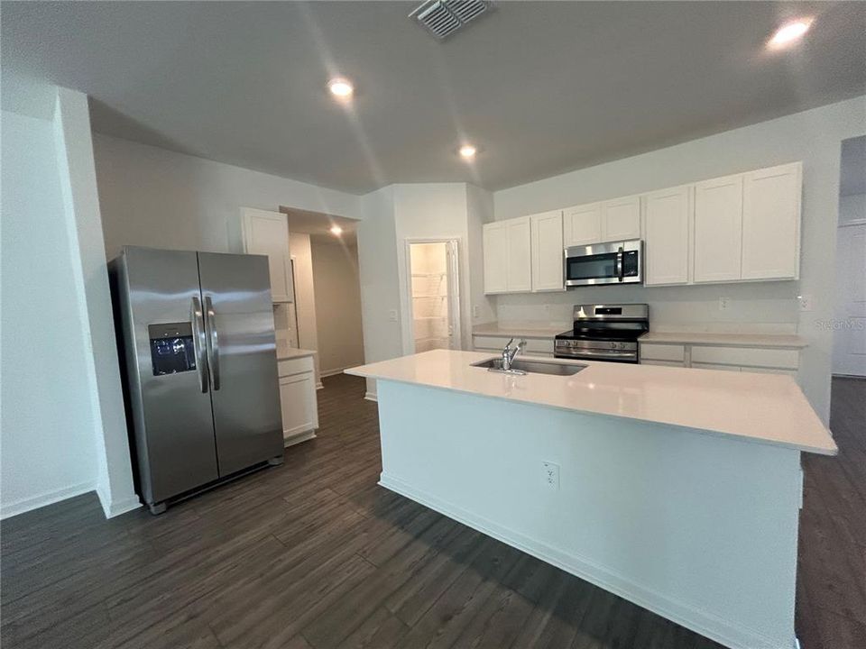 For Rent: $2,499 (3 beds, 2 baths, 2031 Square Feet)