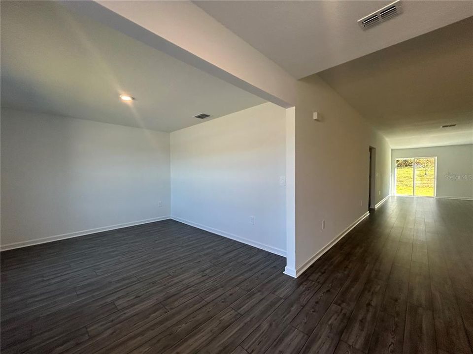 For Rent: $2,499 (3 beds, 2 baths, 2031 Square Feet)