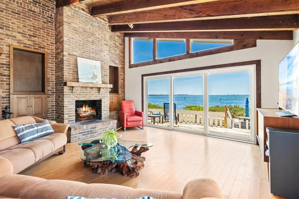 For Sale: $3,900,000 (4 beds, 3 baths, 3601 Square Feet)