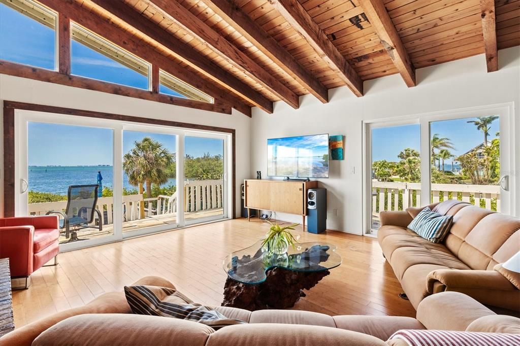 For Sale: $3,900,000 (4 beds, 3 baths, 3601 Square Feet)