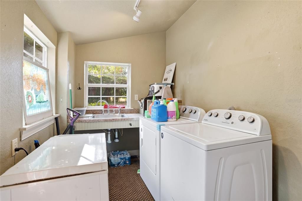 待售: $249,900 (3 贝兹, 2 浴室, 1642 平方英尺)