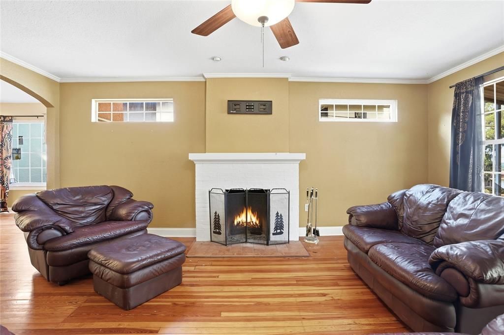 待售: $249,900 (3 贝兹, 2 浴室, 1642 平方英尺)