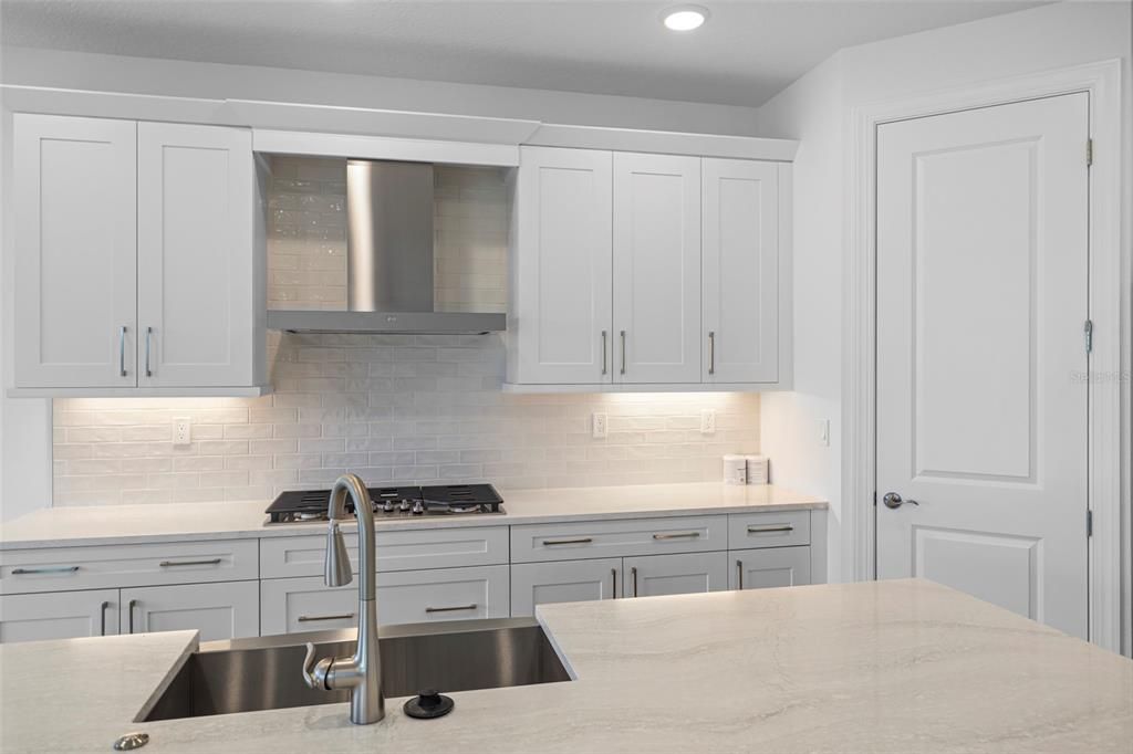 For Sale: $684,990 (2 beds, 2 baths, 1827 Square Feet)