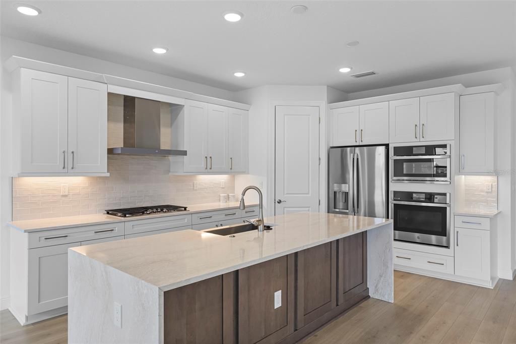 For Sale: $684,990 (2 beds, 2 baths, 1827 Square Feet)