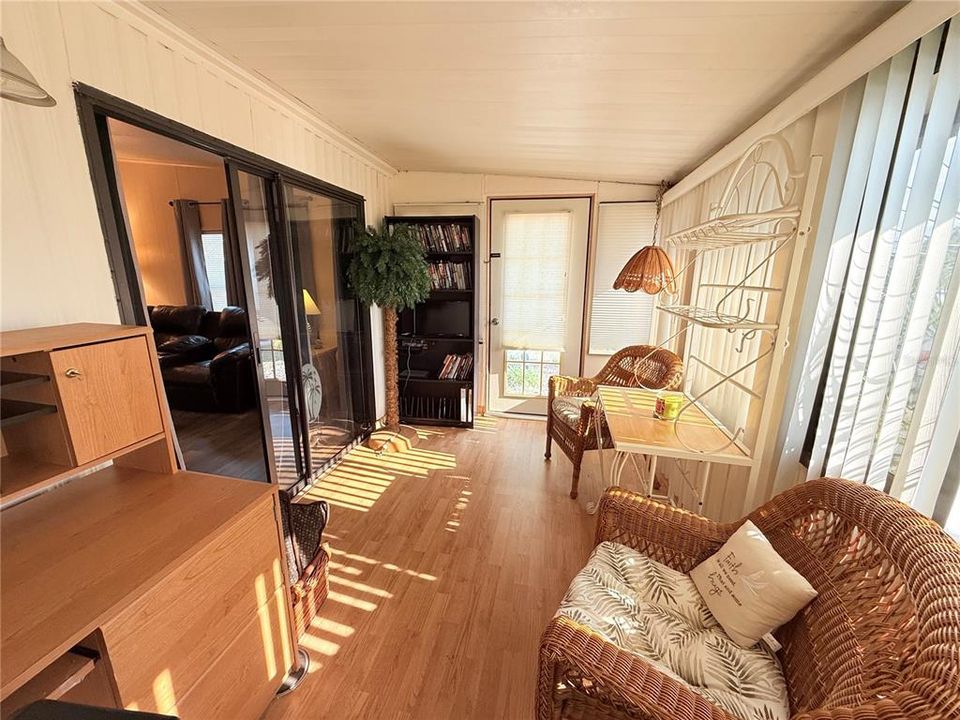 En Venta: $127,500 (2 camas, 2 baños, 960 Pies cuadrados)