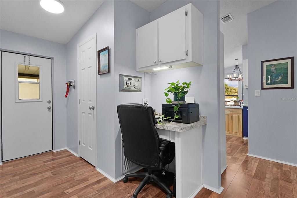 For Sale: $210,000 (2 beds, 2 baths, 1284 Square Feet)