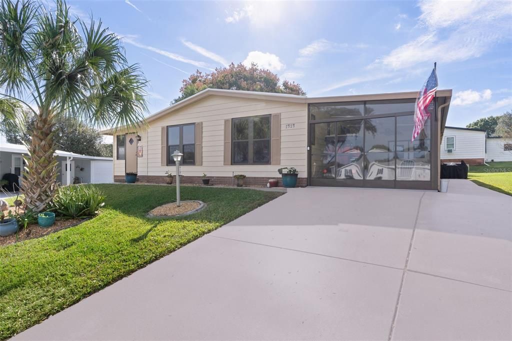 For Sale: $210,000 (2 beds, 2 baths, 1284 Square Feet)