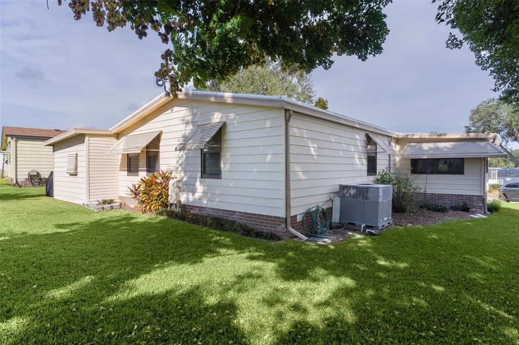 For Sale: $210,000 (2 beds, 2 baths, 1284 Square Feet)