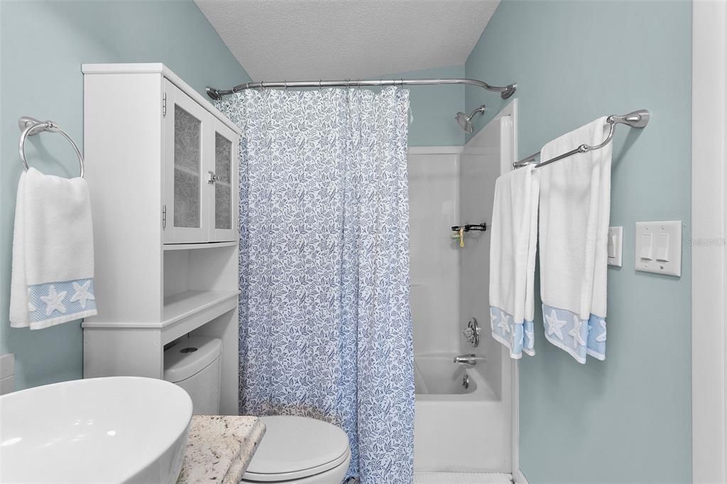 For Sale: $210,000 (2 beds, 2 baths, 1284 Square Feet)