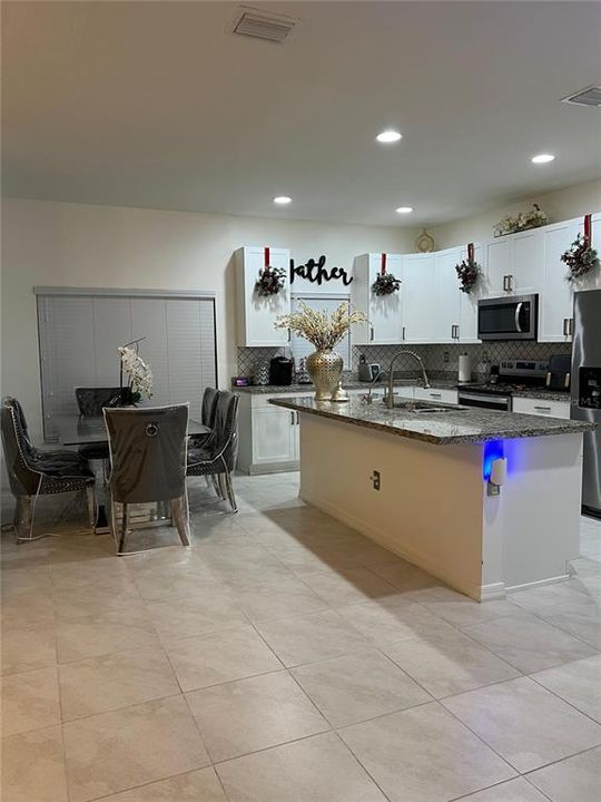 待售: $515,500 (4 贝兹, 3 浴室, 2341 平方英尺)