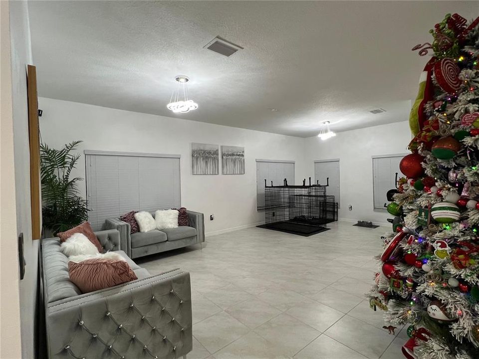 待售: $515,500 (4 贝兹, 3 浴室, 2341 平方英尺)