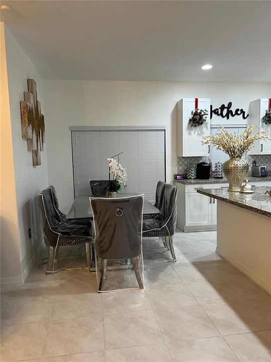 待售: $515,500 (4 贝兹, 3 浴室, 2341 平方英尺)