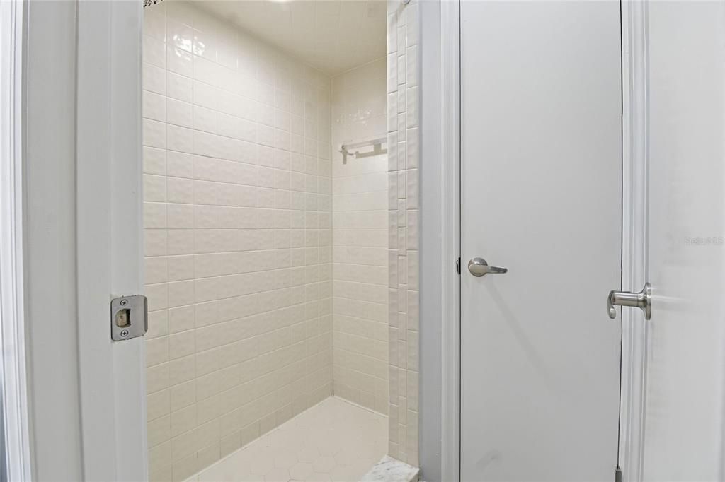 待售: $250,000 (2 贝兹, 2 浴室, 1768 平方英尺)