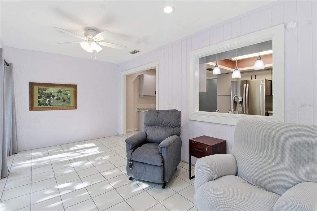 待售: $250,000 (2 贝兹, 2 浴室, 1768 平方英尺)