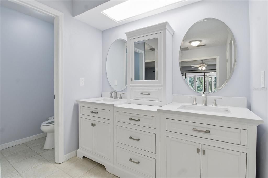 待售: $250,000 (2 贝兹, 2 浴室, 1768 平方英尺)