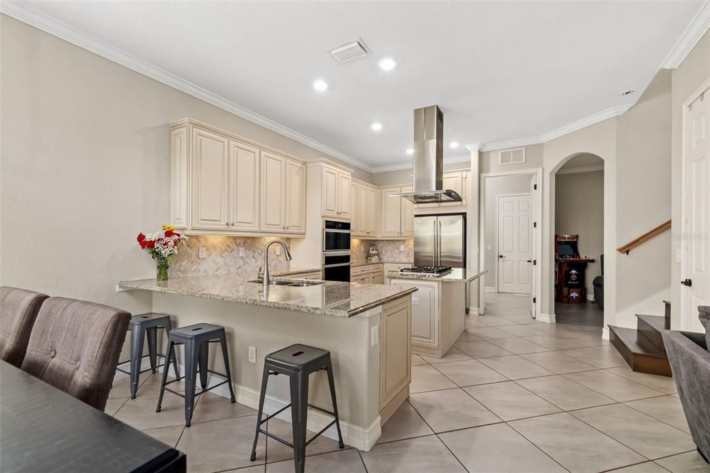 For Sale: $1,395,000 (6 beds, 4 baths, 3860 Square Feet)