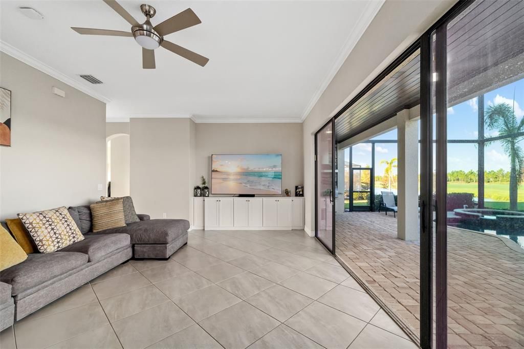 For Sale: $1,395,000 (6 beds, 4 baths, 3860 Square Feet)