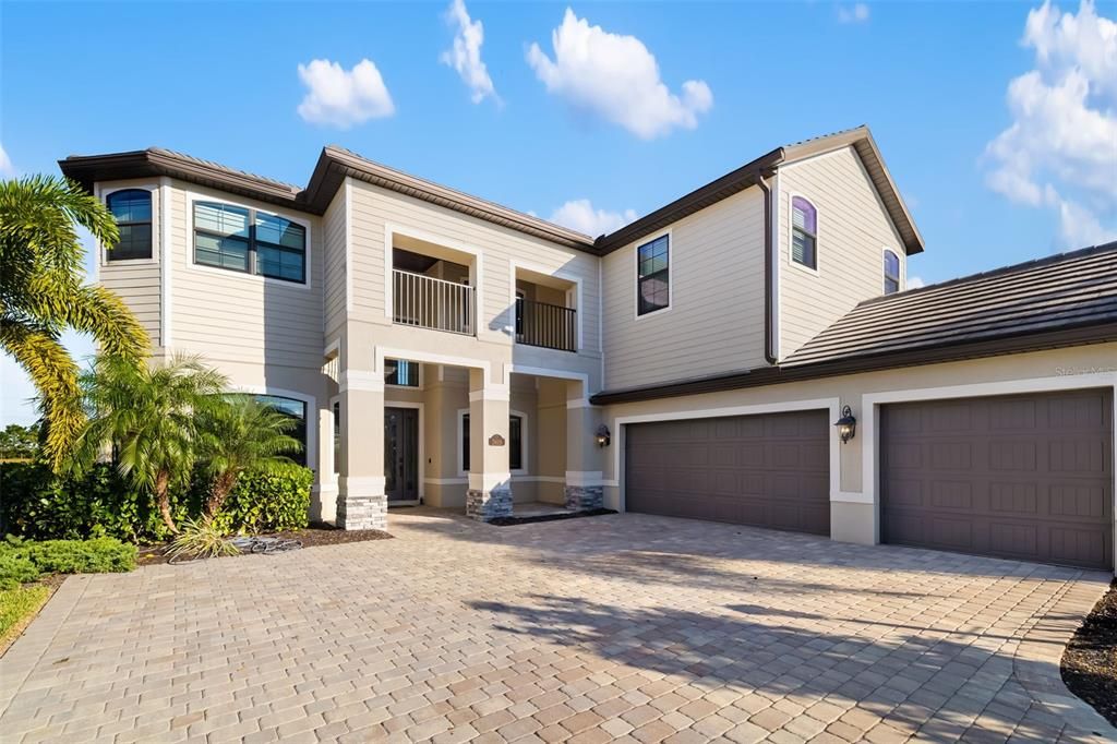 For Sale: $1,395,000 (6 beds, 4 baths, 3860 Square Feet)