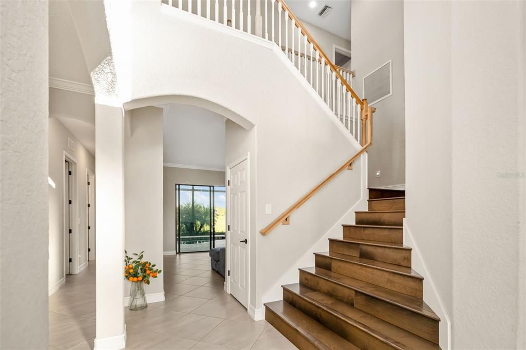 For Sale: $1,395,000 (6 beds, 4 baths, 3860 Square Feet)