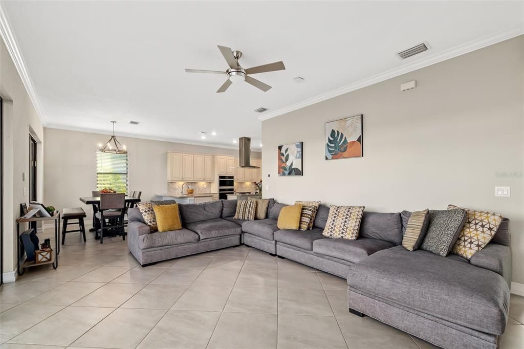 For Sale: $1,395,000 (6 beds, 4 baths, 3860 Square Feet)