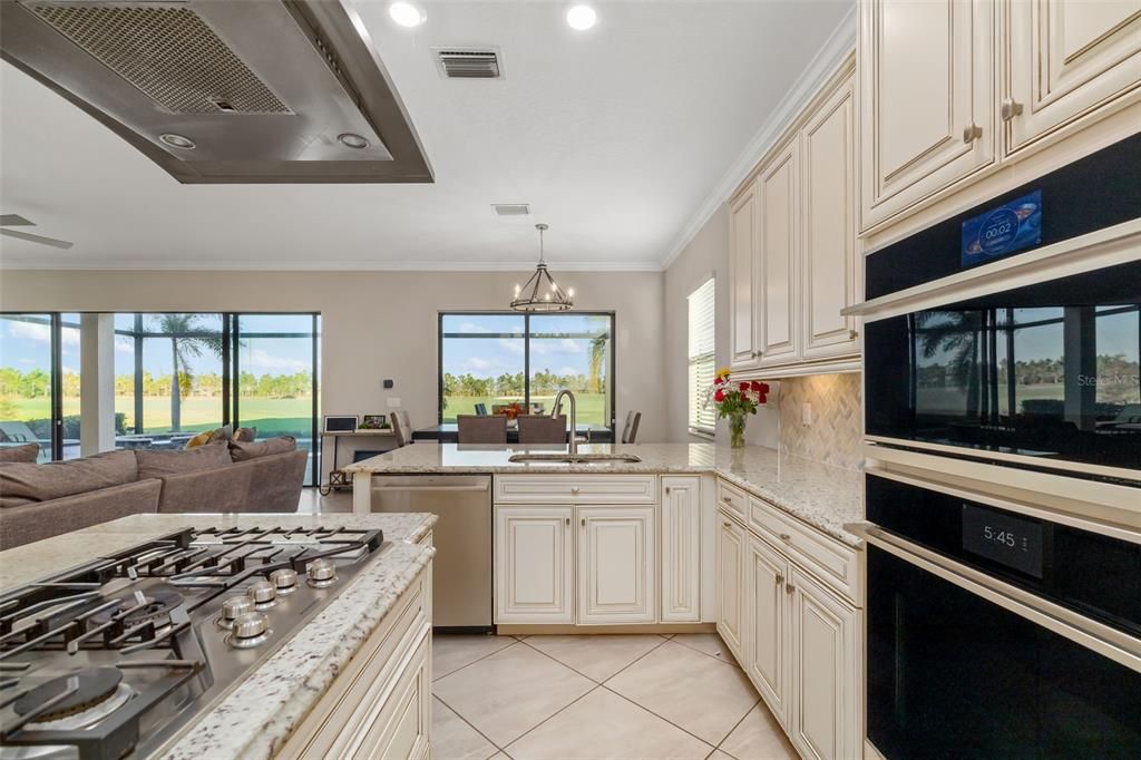 For Sale: $1,395,000 (6 beds, 4 baths, 3860 Square Feet)