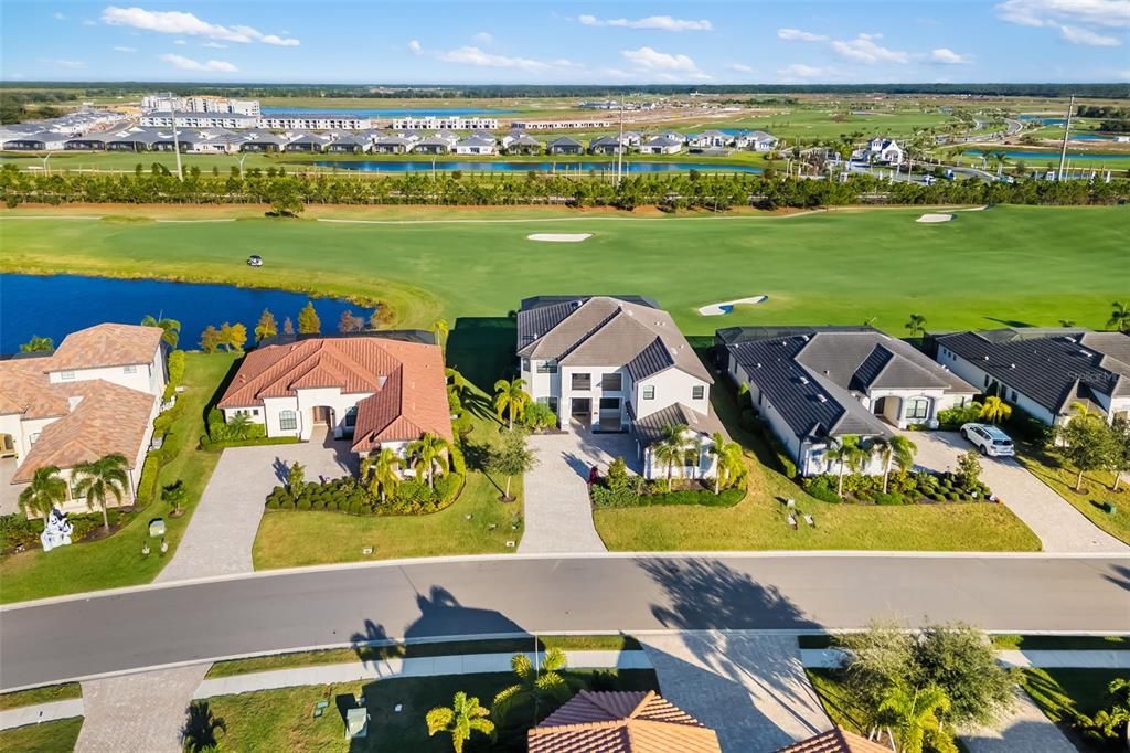 For Sale: $1,395,000 (6 beds, 4 baths, 3860 Square Feet)