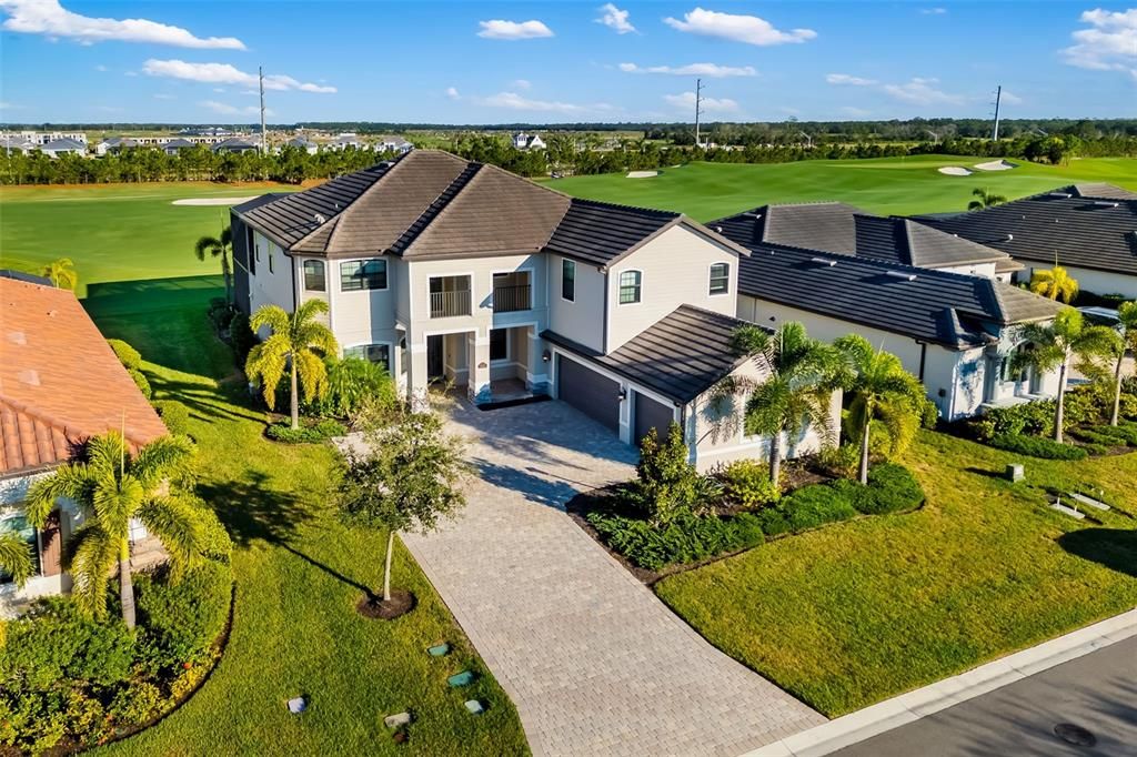 For Sale: $1,395,000 (6 beds, 4 baths, 3860 Square Feet)