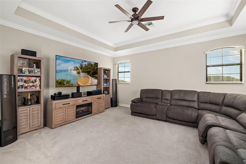 For Sale: $1,395,000 (6 beds, 4 baths, 3860 Square Feet)