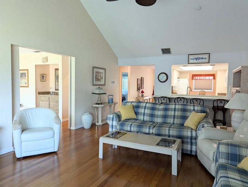 En Venta: $424,000 (2 camas, 2 baños, 1638 Pies cuadrados)