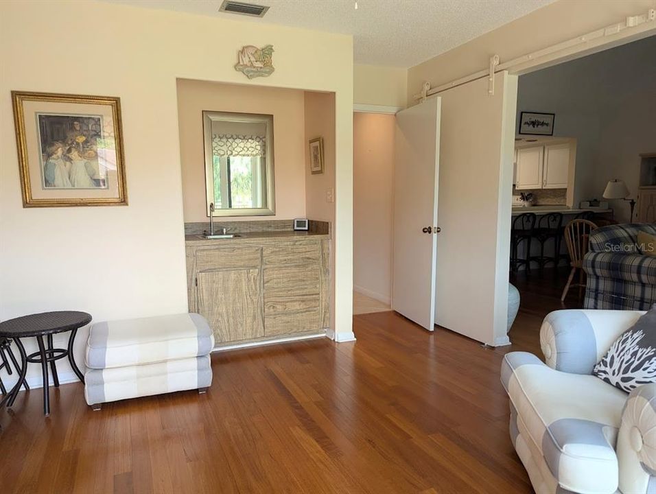 En Venta: $424,000 (2 camas, 2 baños, 1638 Pies cuadrados)