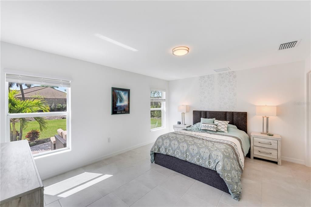 For Sale: $379,000 (4 beds, 2 baths, 1812 Square Feet)