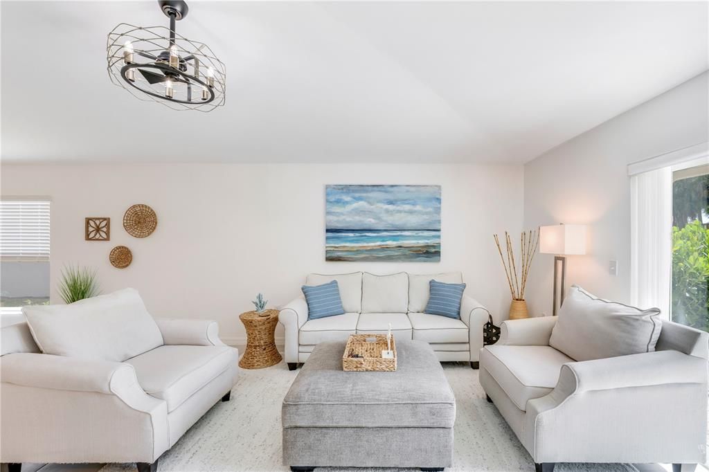 For Sale: $379,000 (4 beds, 2 baths, 1812 Square Feet)