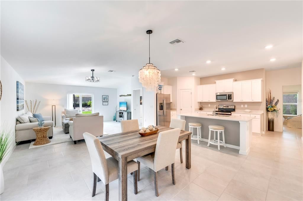 For Sale: $379,000 (4 beds, 2 baths, 1812 Square Feet)