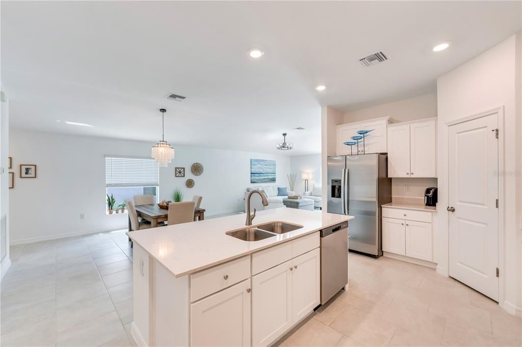 For Sale: $379,000 (4 beds, 2 baths, 1812 Square Feet)