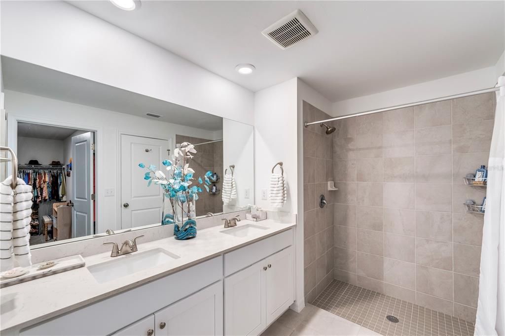 For Sale: $379,000 (4 beds, 2 baths, 1812 Square Feet)