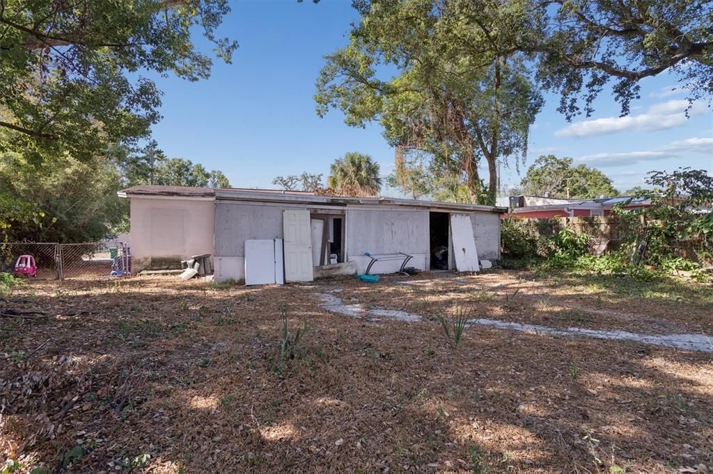 Activo con contrato: $221,999 (4 camas, 2 baños, 1026 Pies cuadrados)