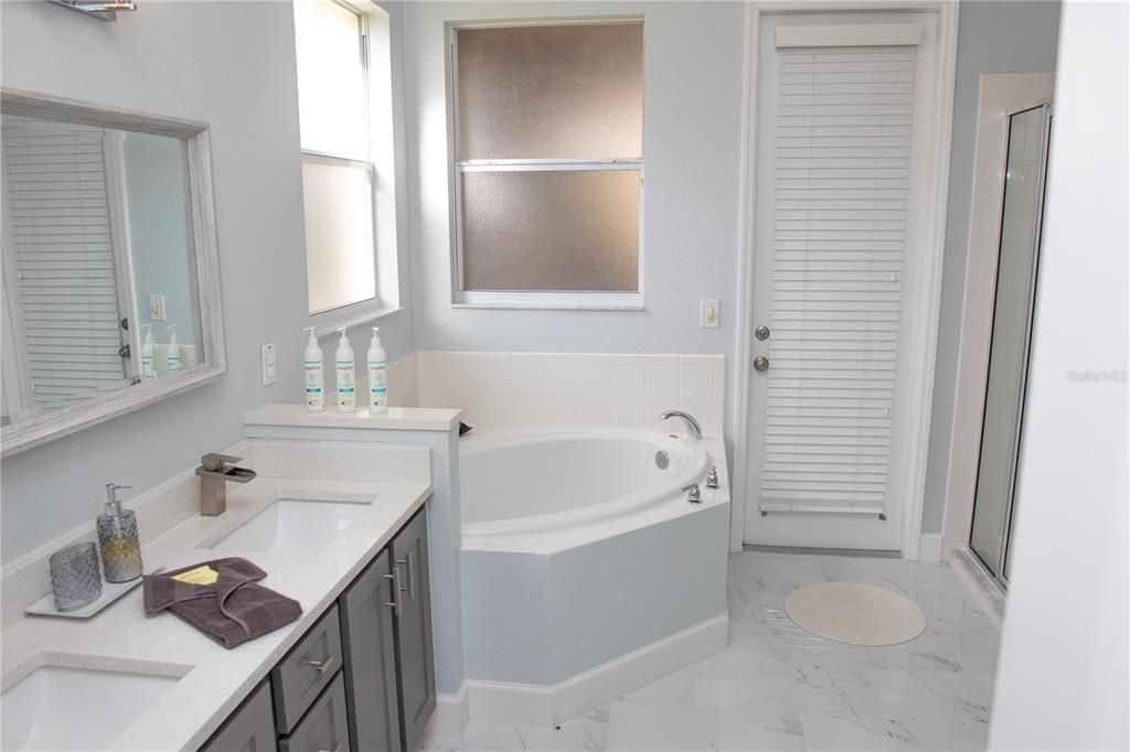 For Rent: $3,800 (5 beds, 3 baths, 2609 Square Feet)