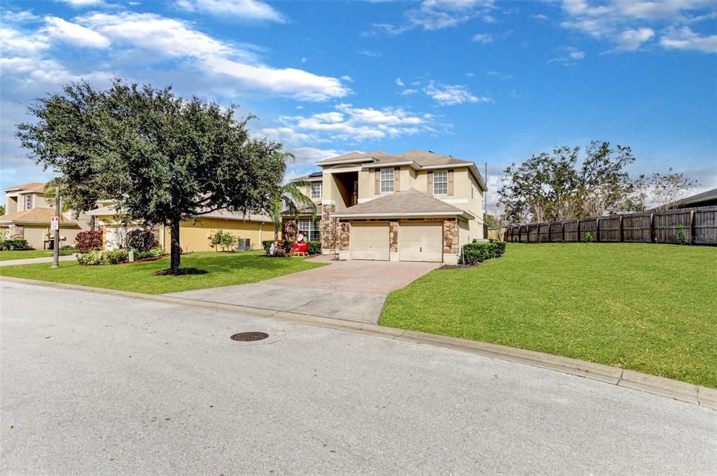 For Rent: $3,800 (5 beds, 3 baths, 2609 Square Feet)