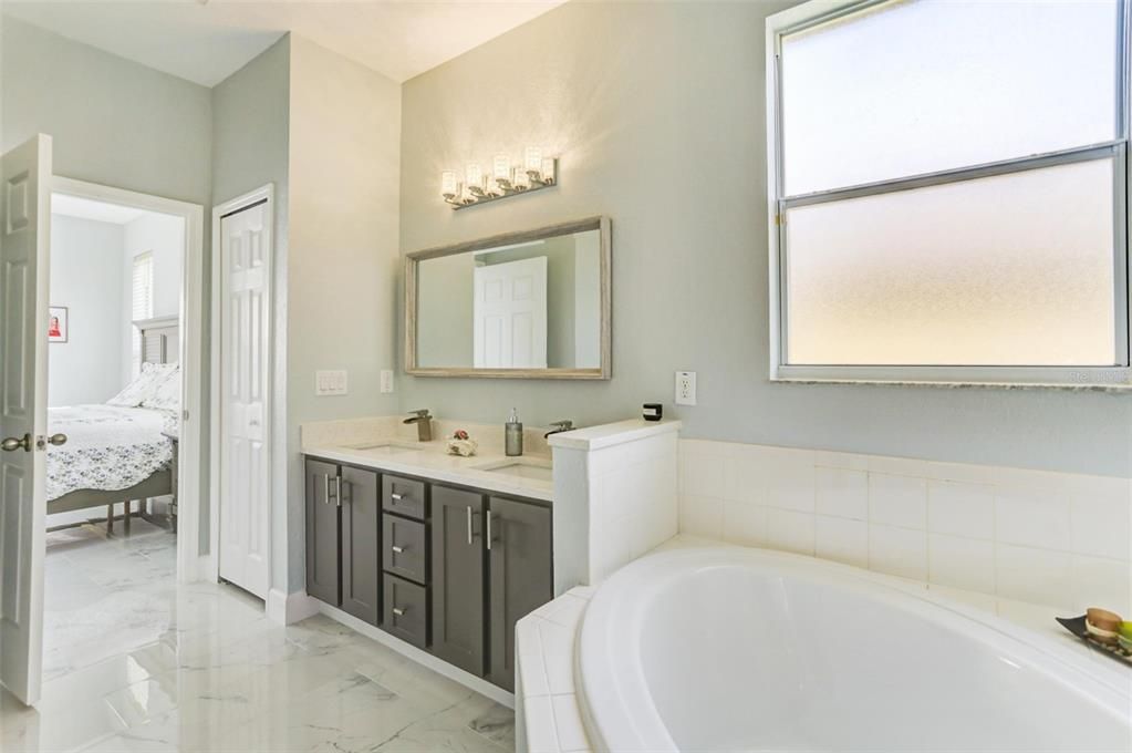 For Rent: $3,800 (5 beds, 3 baths, 2609 Square Feet)