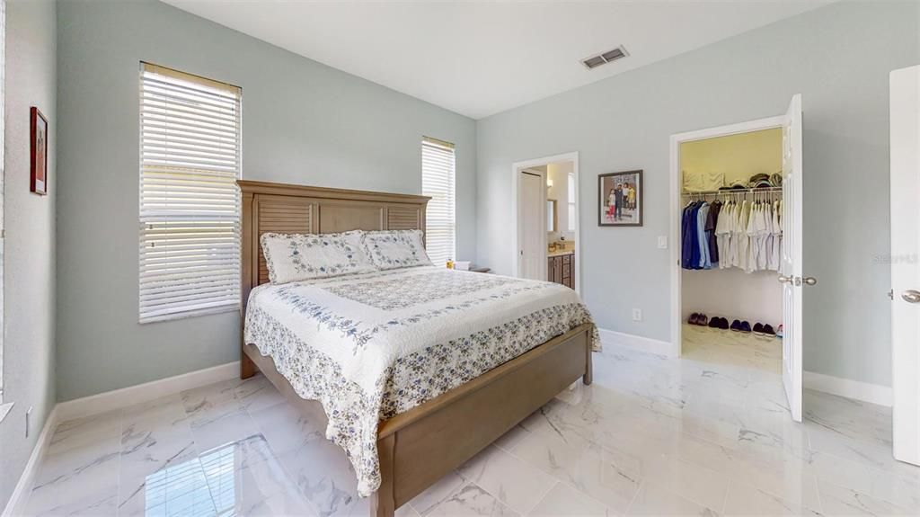 For Rent: $3,800 (5 beds, 3 baths, 2609 Square Feet)