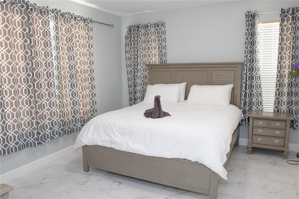 For Rent: $3,800 (5 beds, 3 baths, 2609 Square Feet)