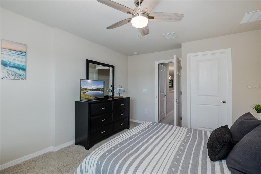 For Sale: $398,000 (3 beds, 2 baths, 1991 Square Feet)