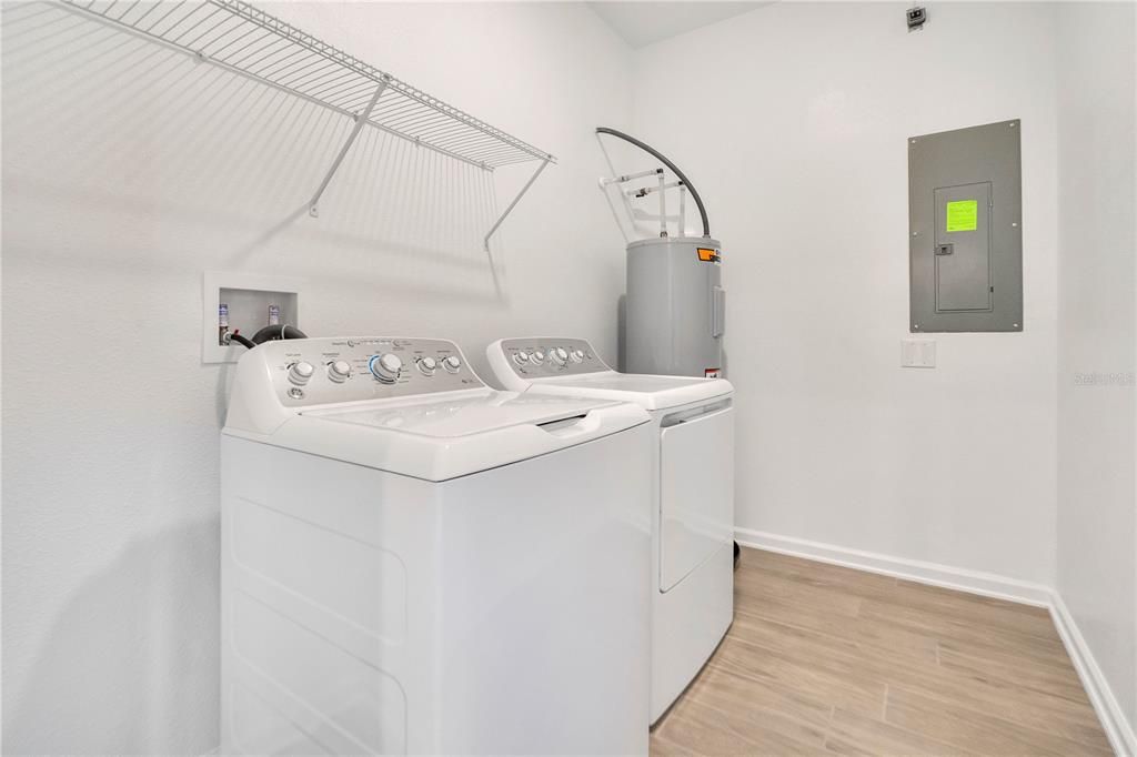 For Rent: $2,700 (3 beds, 2 baths, 1636 Square Feet)