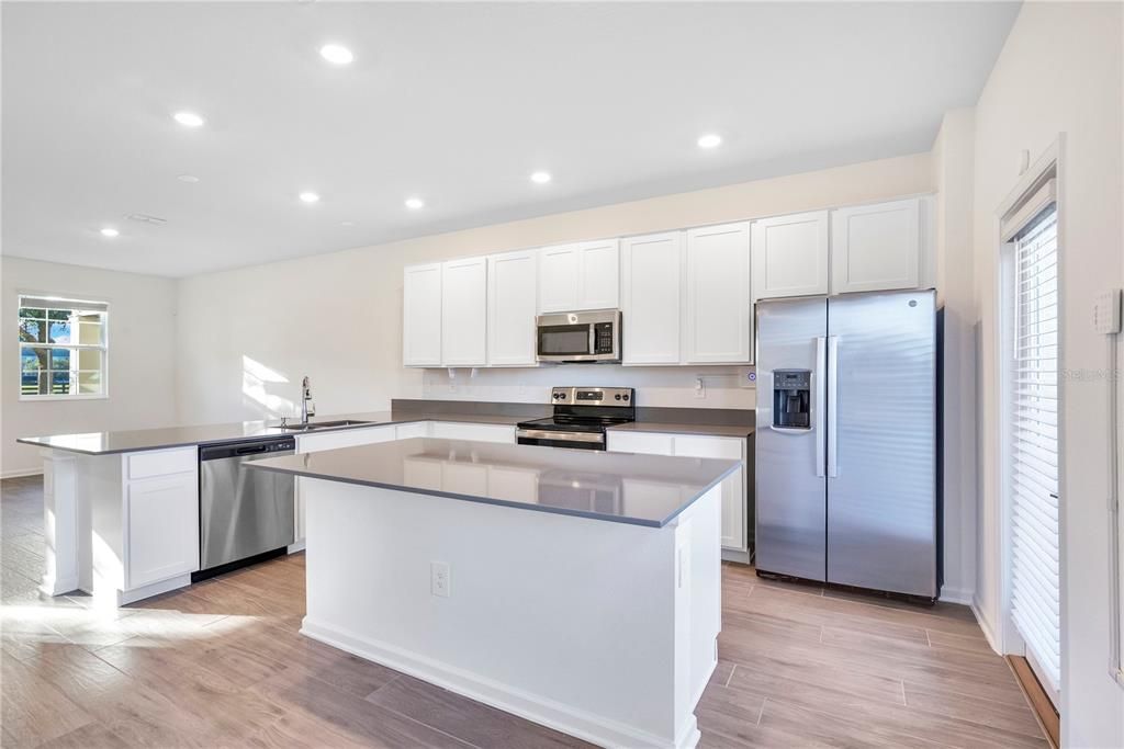 For Rent: $2,700 (3 beds, 2 baths, 1636 Square Feet)