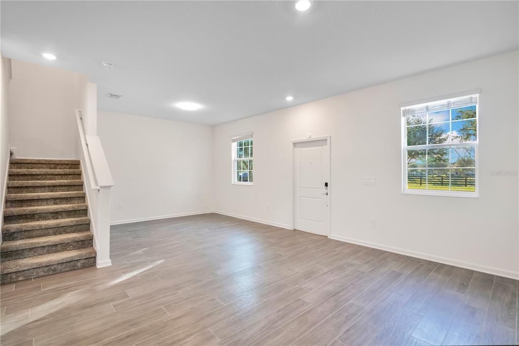 For Rent: $2,700 (3 beds, 2 baths, 1636 Square Feet)