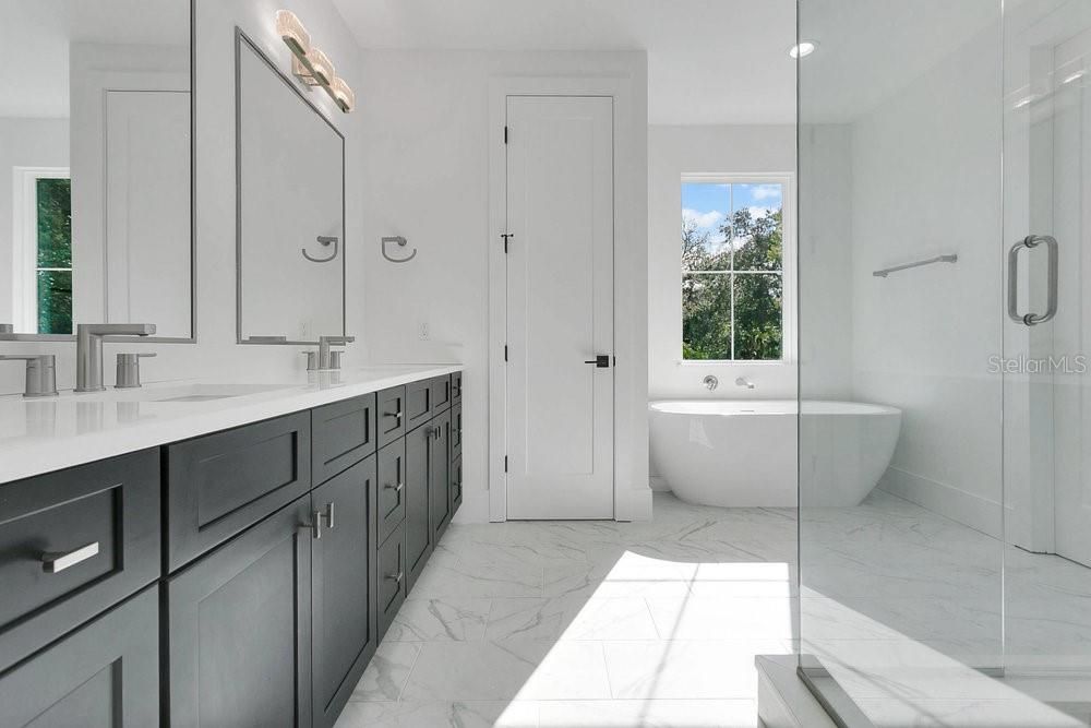 For Sale: $1,085,000 (5 beds, 3 baths, 3107 Square Feet)