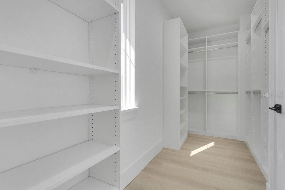 For Sale: $1,085,000 (5 beds, 3 baths, 3107 Square Feet)