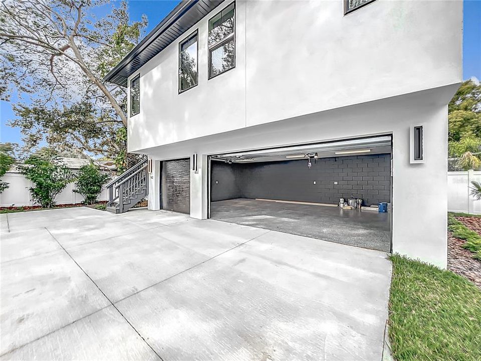 For Sale: $1,085,000 (5 beds, 3 baths, 3107 Square Feet)